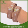 Fábrica em massa Colorido Reciclável wristband silicone livre design